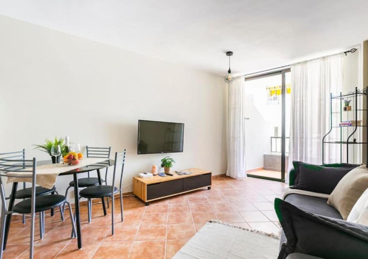 Cosy Apartment In Los Cristianos 5Min To The Ocean Екстериор снимка