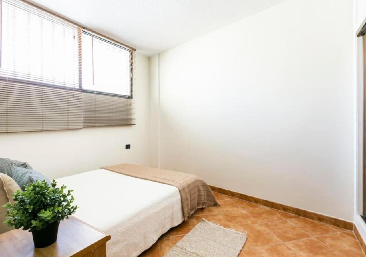 Cosy Apartment In Los Cristianos 5Min To The Ocean Екстериор снимка